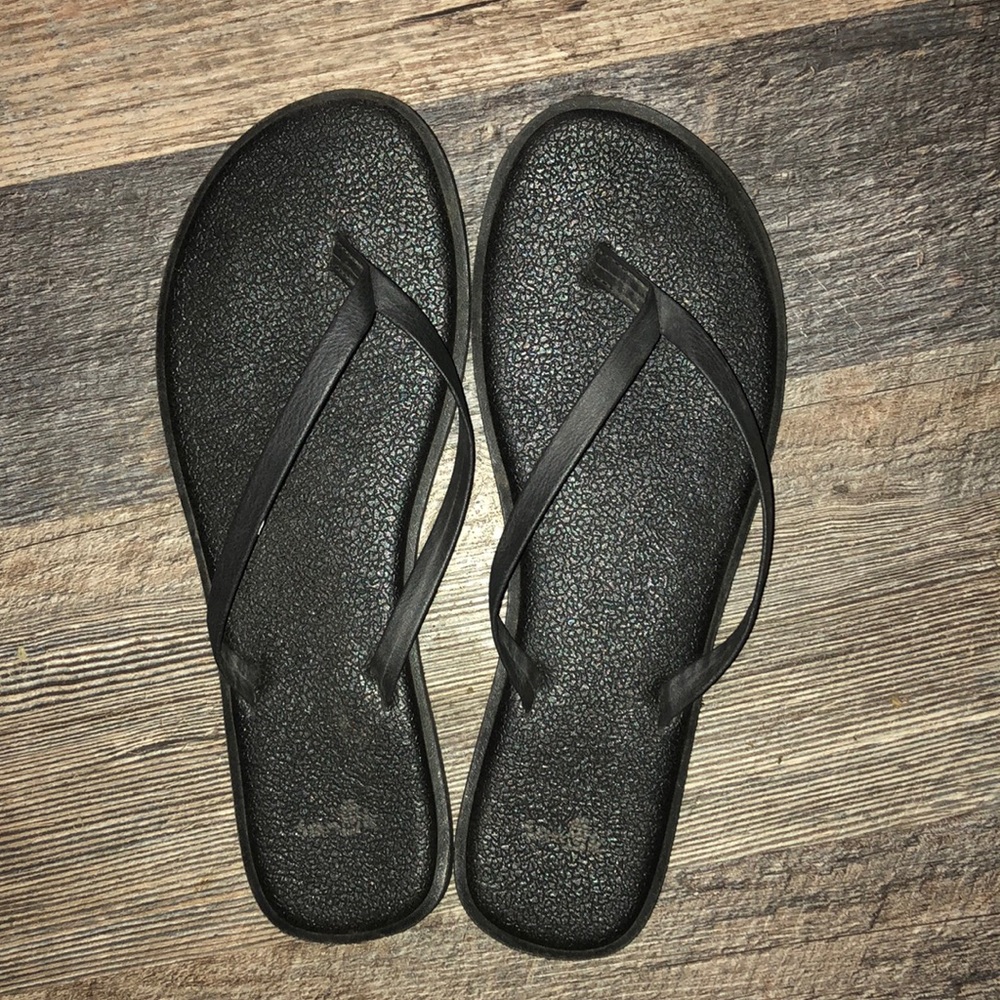 Sanuk Flip Flops